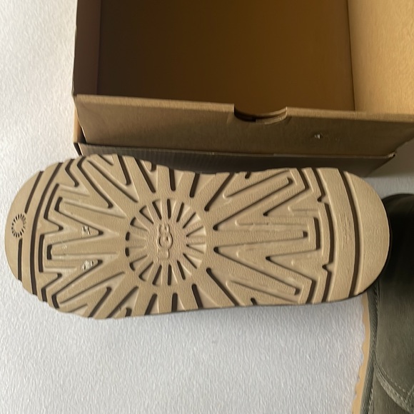 Brand new Ugg desert boots SOLD - Picture 6 of 11